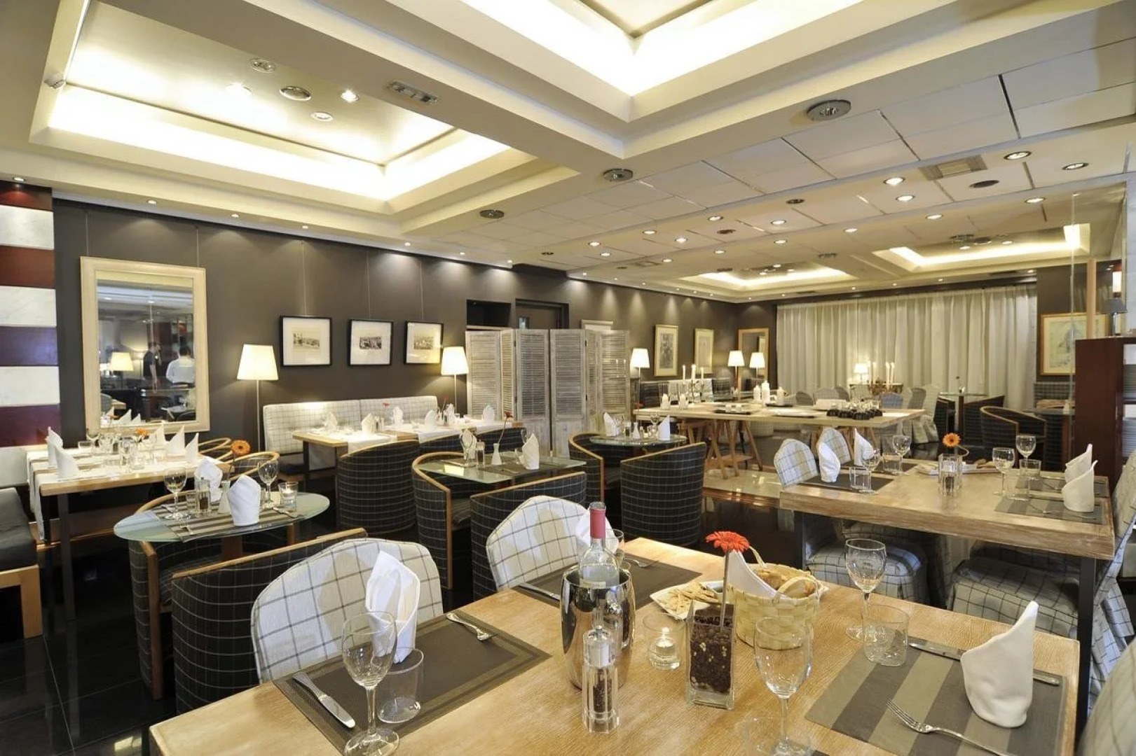 Sea View Cityscape Hotel