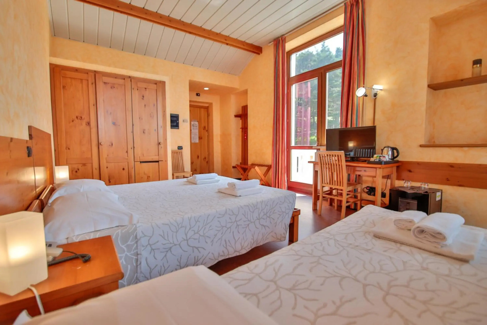 Pràcatinat Hotel & Restaurant