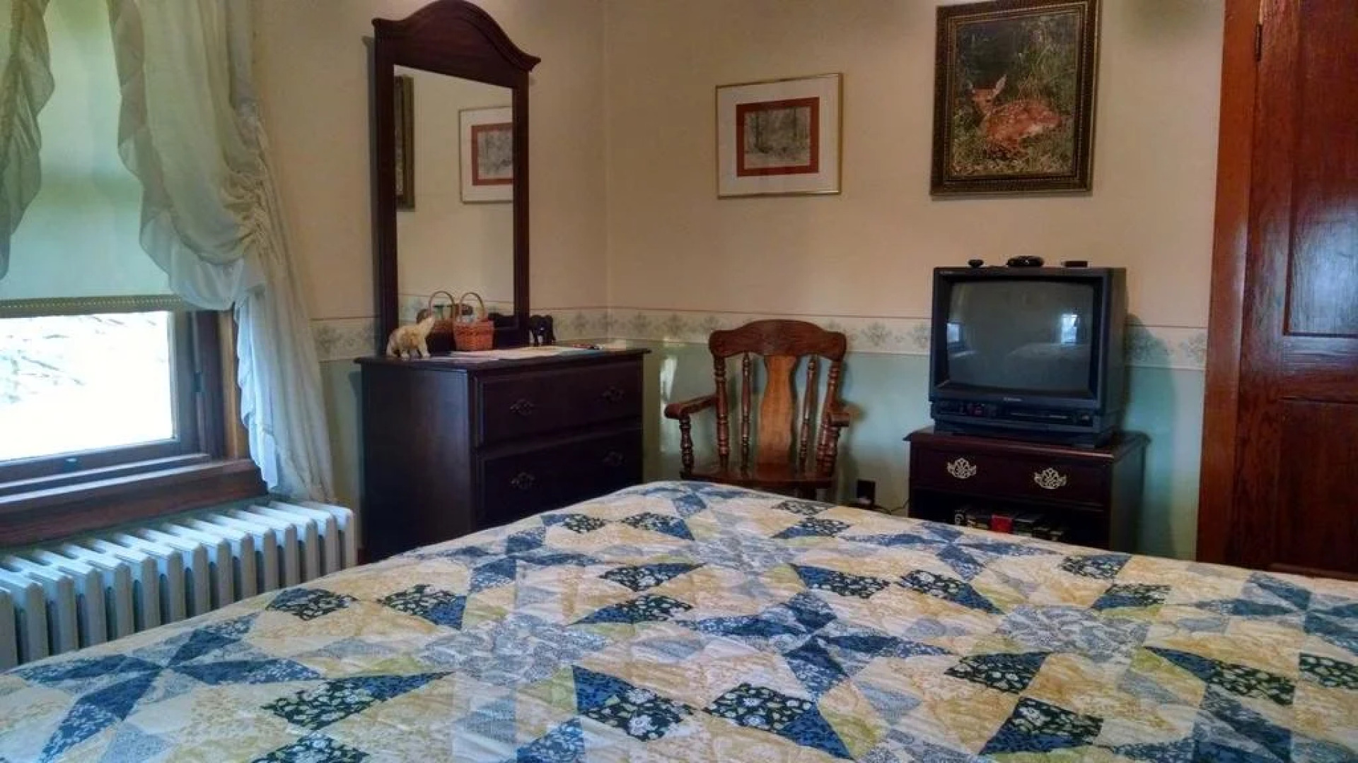 Fish & Loaves Bed and Breakfast