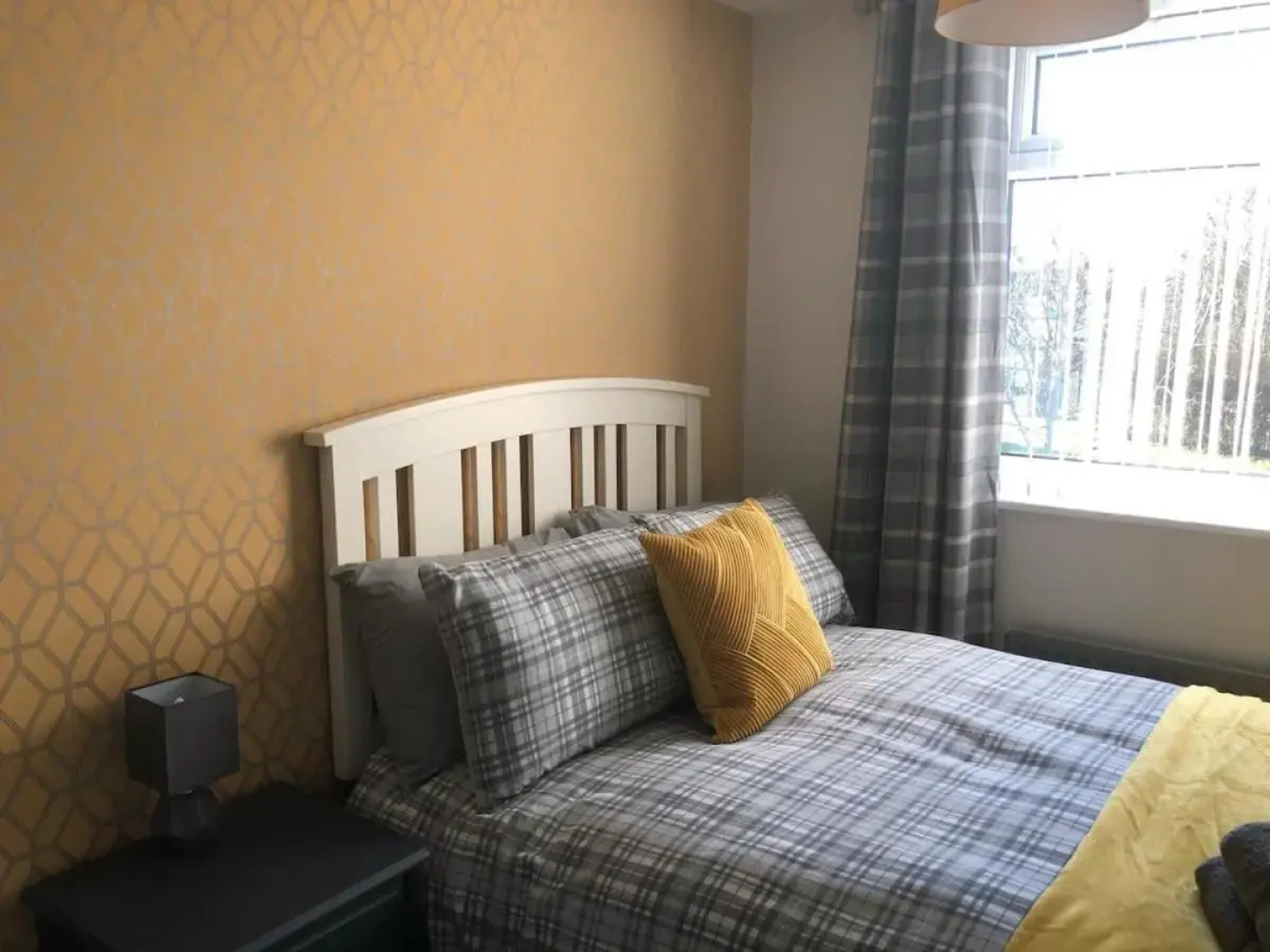 Rowan Place 5 Bedroom Off Street Parking Accommodation