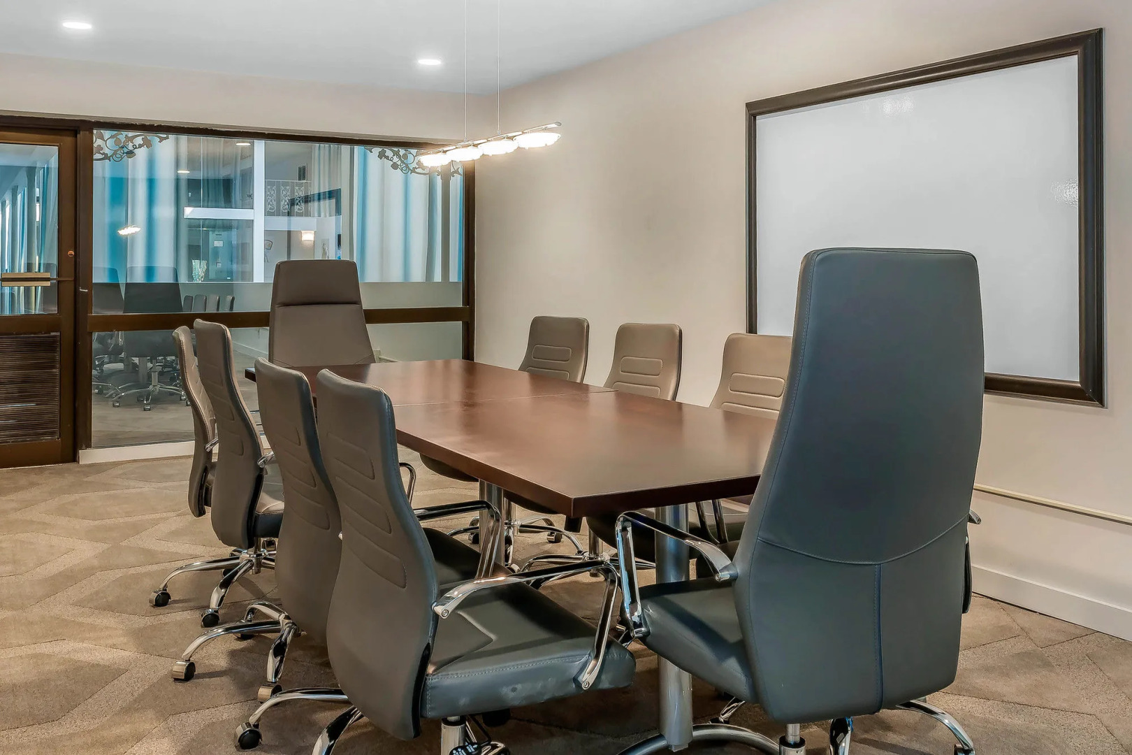 The Blu Hotel Blue Ash Cincinnati, an Ascend Collection Hotel