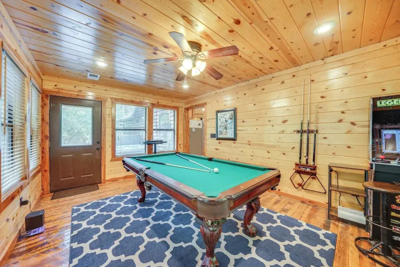 Cabin w/ Hot Tub & Wraparound Deck in Broken Bow!