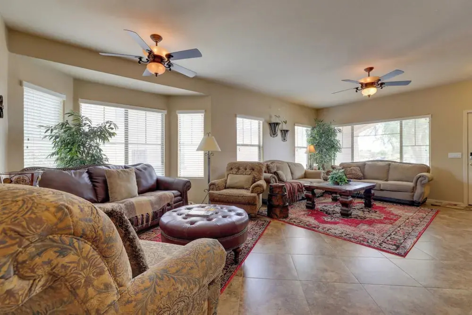 Maricopa Desert Oasis: Fenced Yard w/ Hot Tub