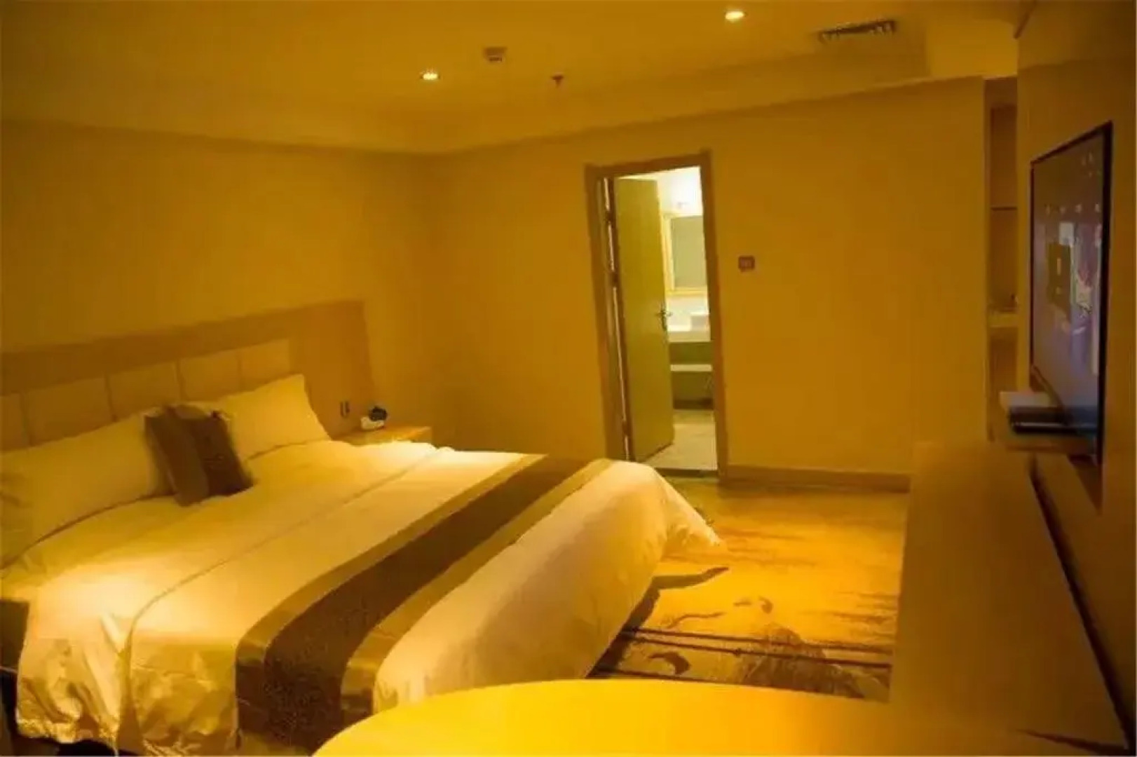 Zhongwei Grand Hotel