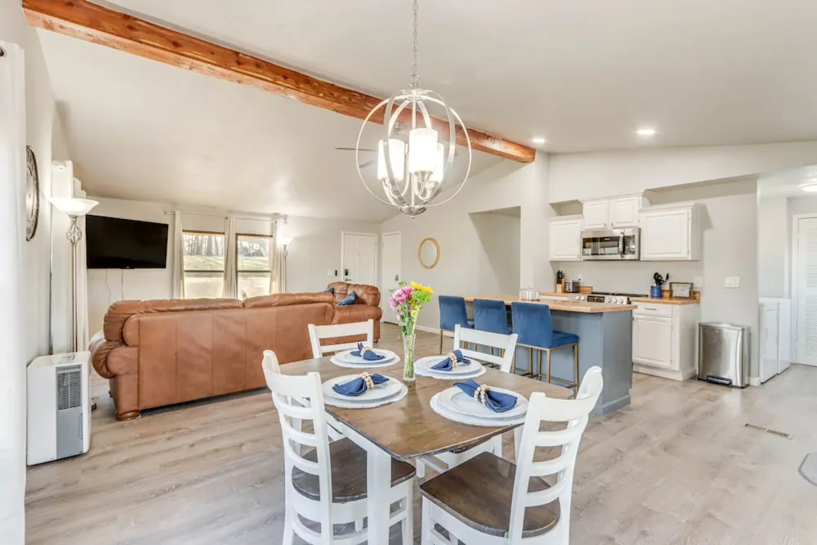 Lakefront Rogers Retreat w/ Grill & Spacious Deck