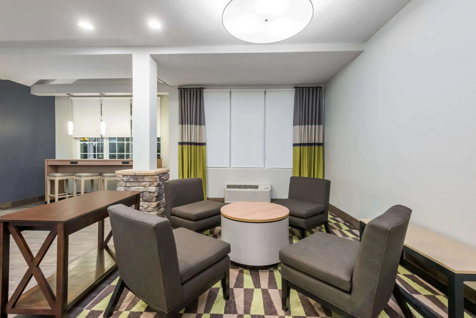 Microtel Inn & Suites By Wyndham New Martinsville
