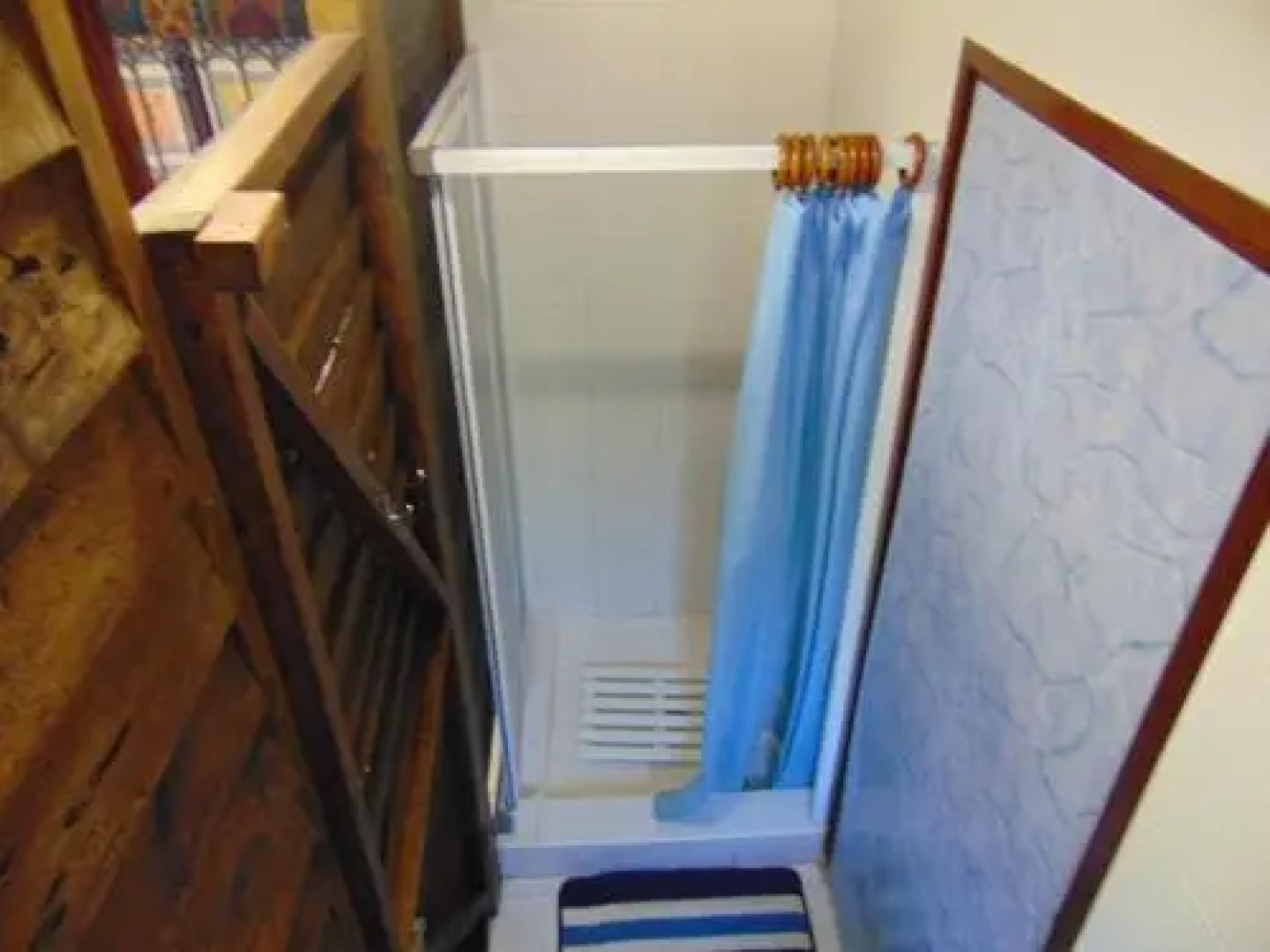 Airport Beach Backpackers