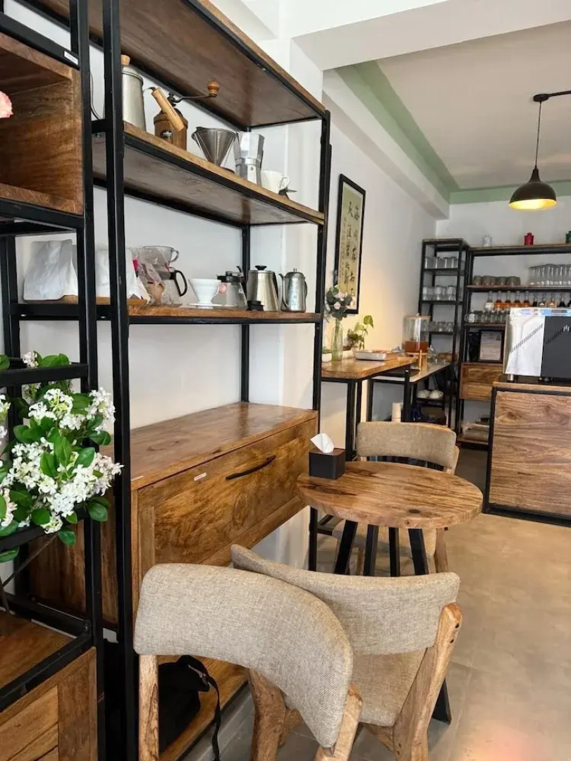 Almost Home Guest House and Cafe