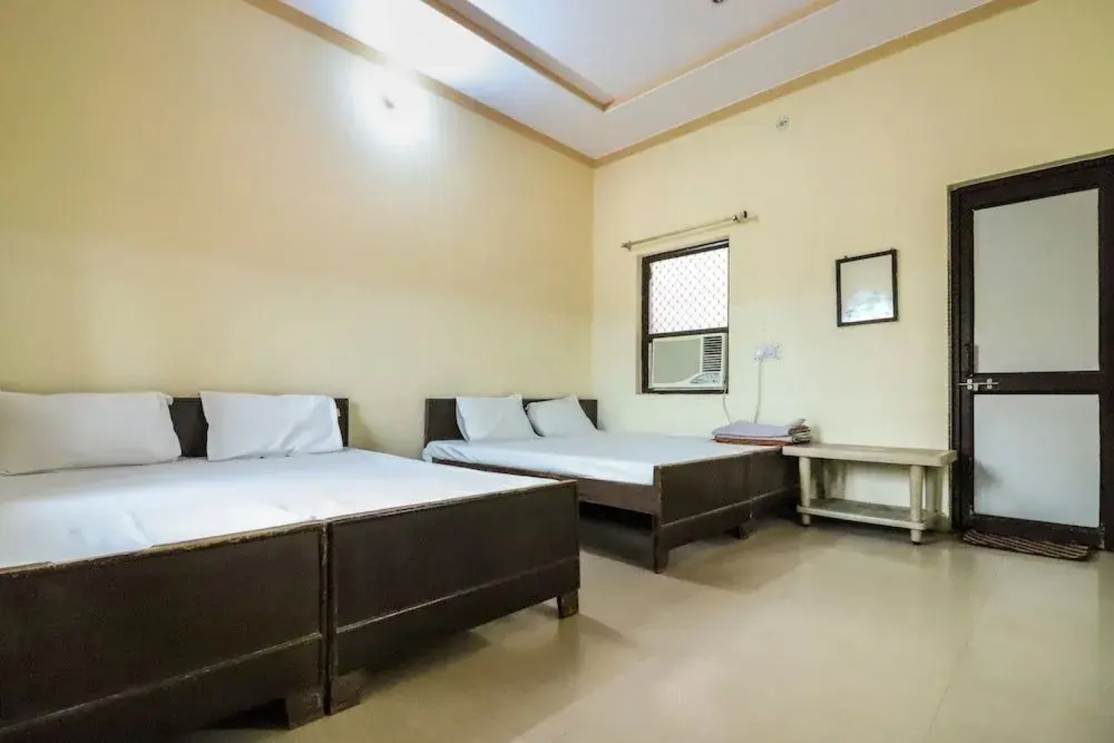 Shri Giriraj Dham by OYO Rooms