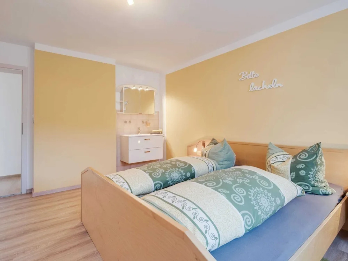 Sunny, Modern Furnished Apartment Your Favourite Place to Relax