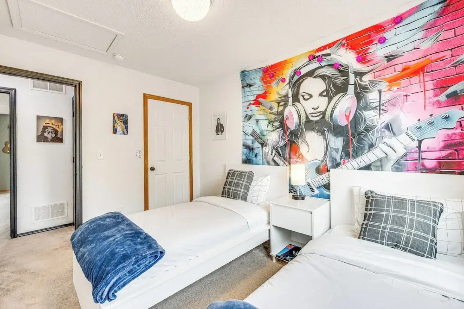 Music-Themed Fountain Home W/ Fireplace & Yard!