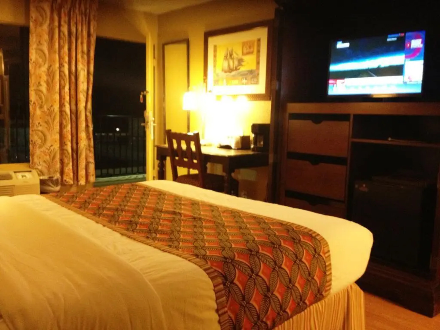 Monroes On The Lake Hotel & Banquet Hall