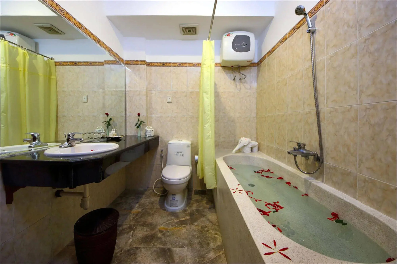 Le Pavillon Gallery Hoi An Hotel & Spa