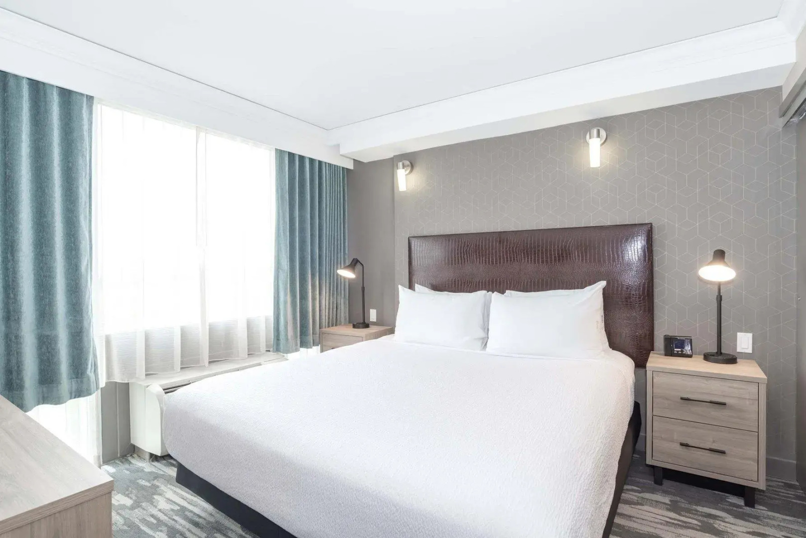 Sandman Signature Toronto Airport Hotel