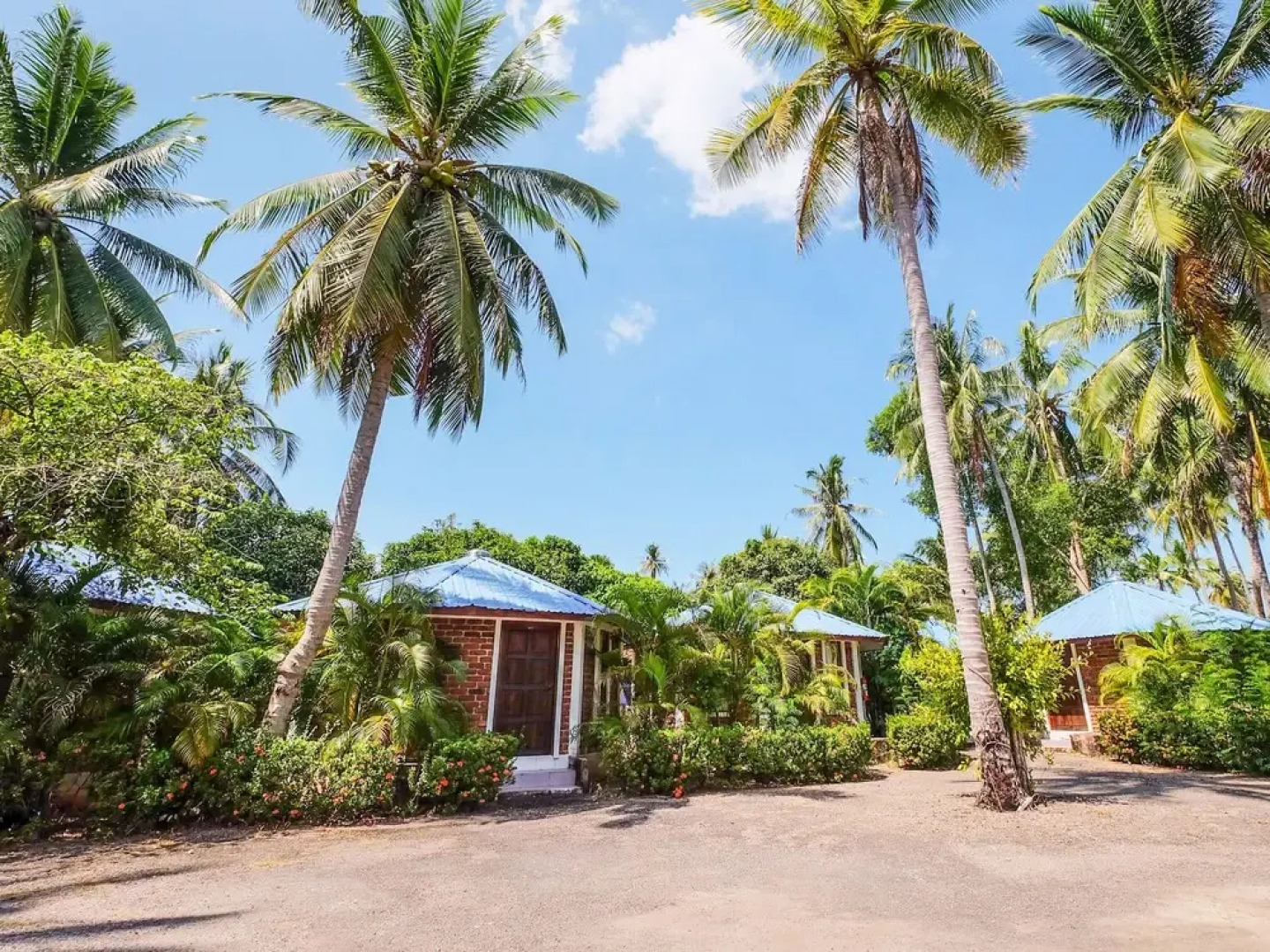 Marina House by OYO Rooms