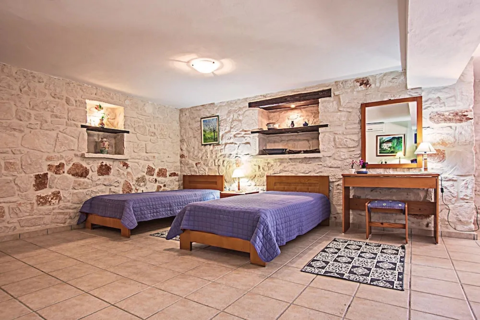 The Vivian - Luxury Stone Villa