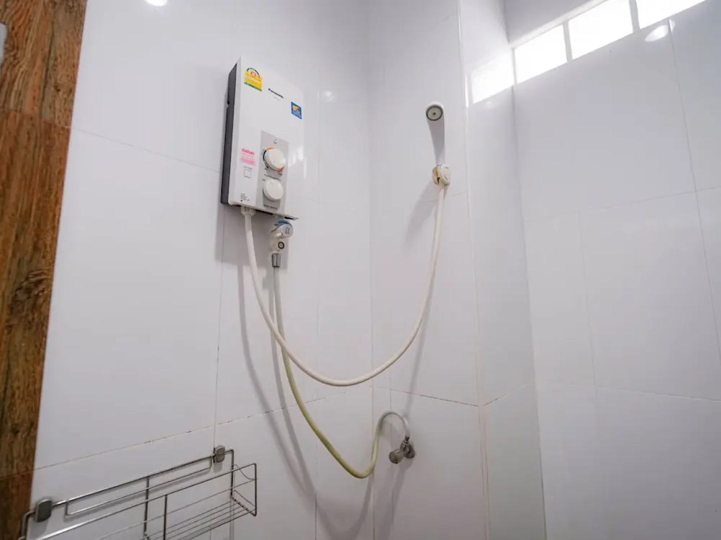 RoomQuest Chonburi Phanat Nikhom