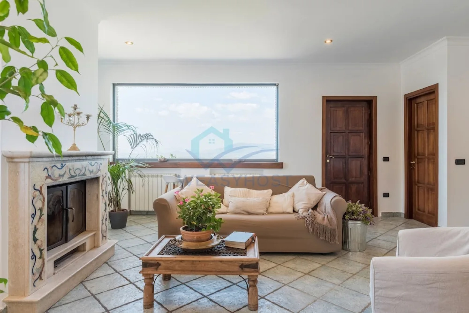 New Refined Villa Rayskaya In Monte Compatri