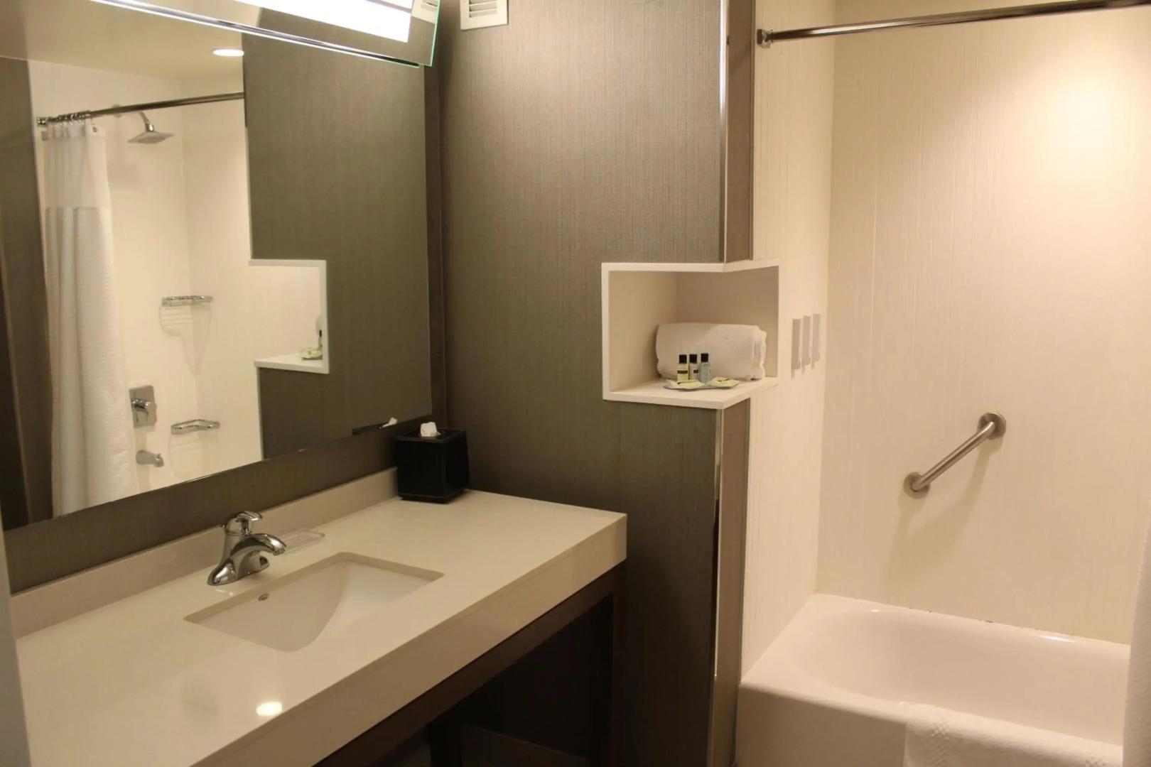 Courtyard Muncie at Horizon Convention Center