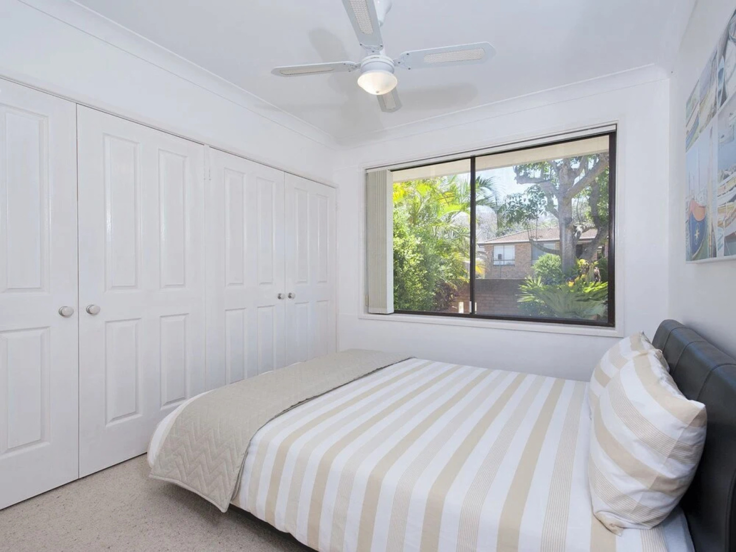 Blue Swimmer, 33 Danalene Parade