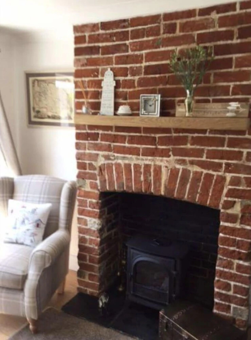 Hemsby Cottage With spa Bath and Private Garden