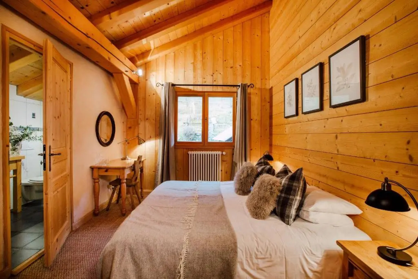 Ferme A Jules - Stunning Farmhouse sleeps up to 26