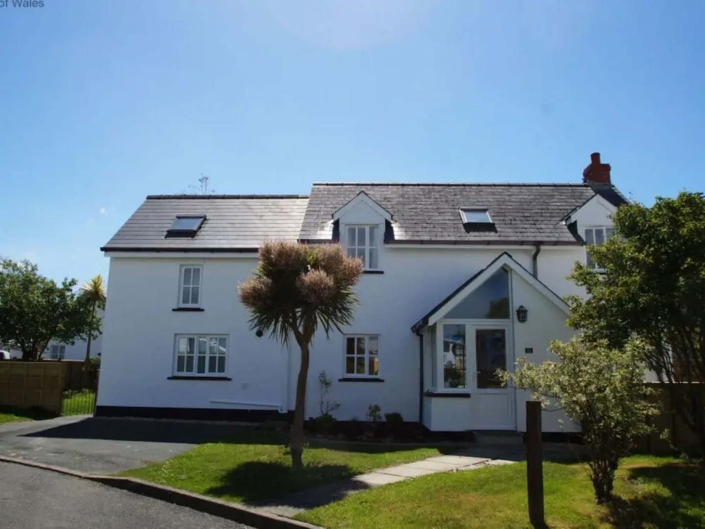 Dau Draeth Dinas Cross