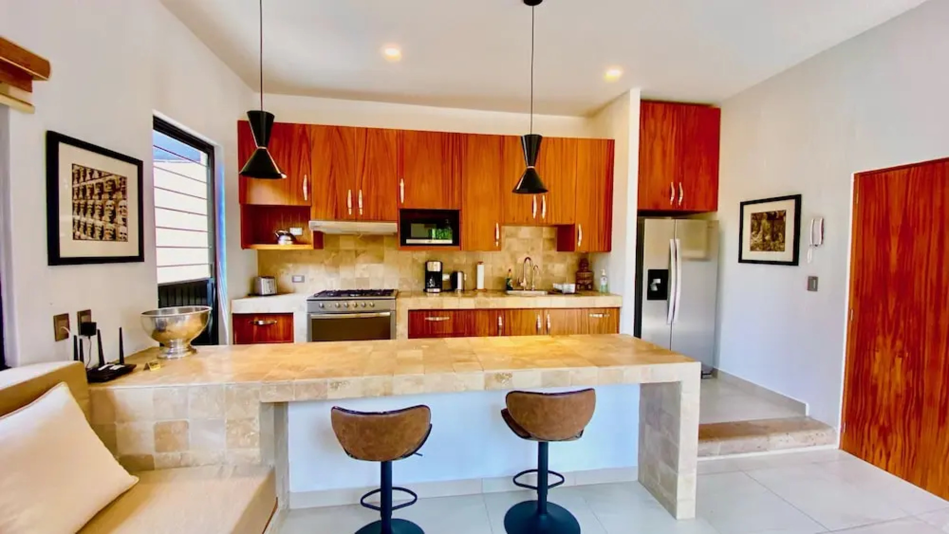 Renovated 1 Bdrm Guest House -walk to Everything -bikes -gym - Pickleball Court