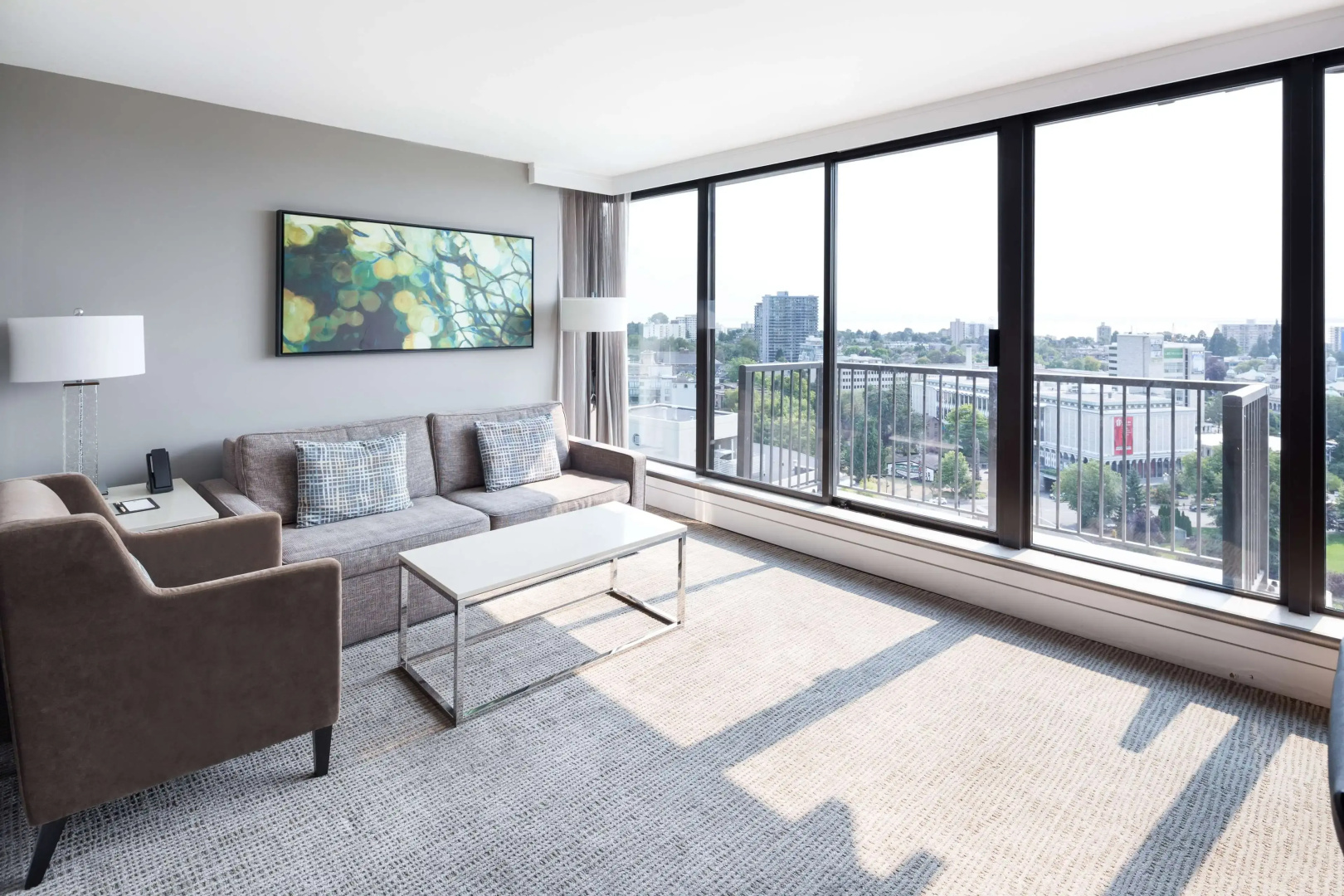 DoubleTree by Hilton Hotel & Suites Victoria