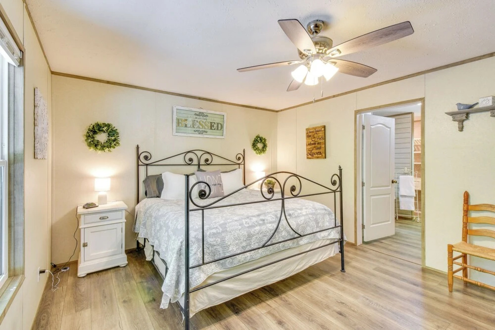 8 Mi to Helen: Sautee Nacoochee Home w/ Hot Tub