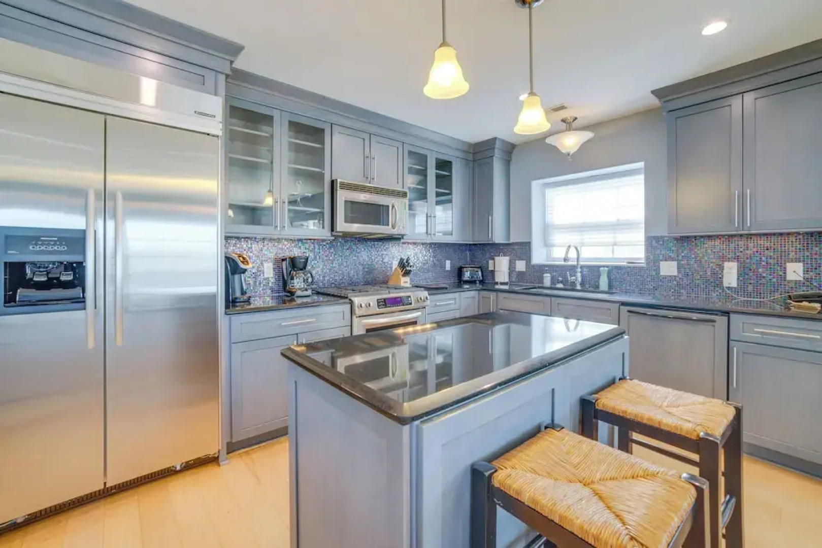 Charming New Buffalo Condo: Walk to Lake Michigan!