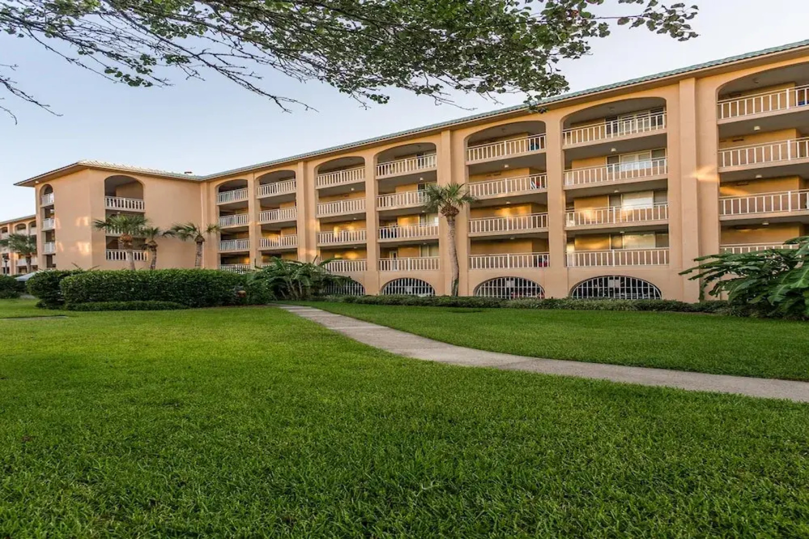 Hodnett Cooper's North Breakers