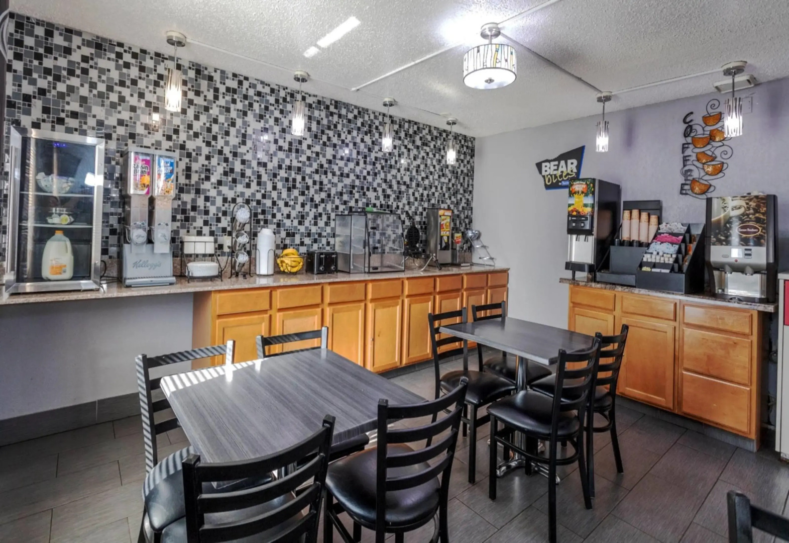 Travelodge by Wyndham Muskegon