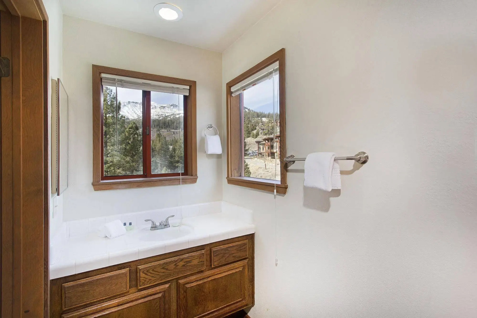 Aspen Creek by 101 Great Escapes