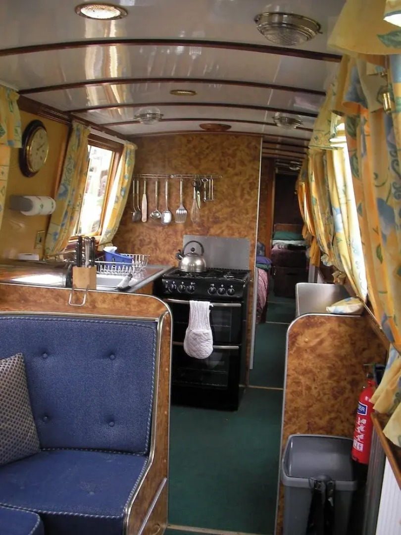 Stone - Boat - Sleeps 6 - Pet Friendly - 85ws