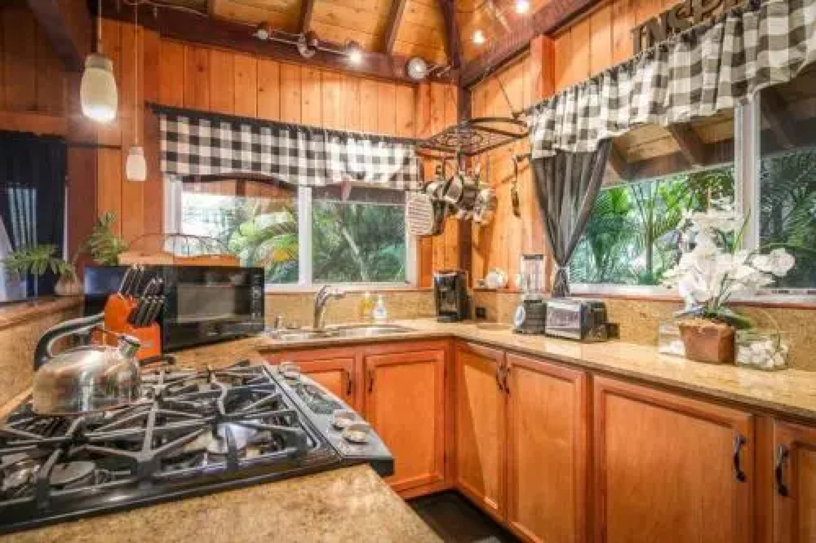 The Bali House & Bali Cottage at Kehena Beach