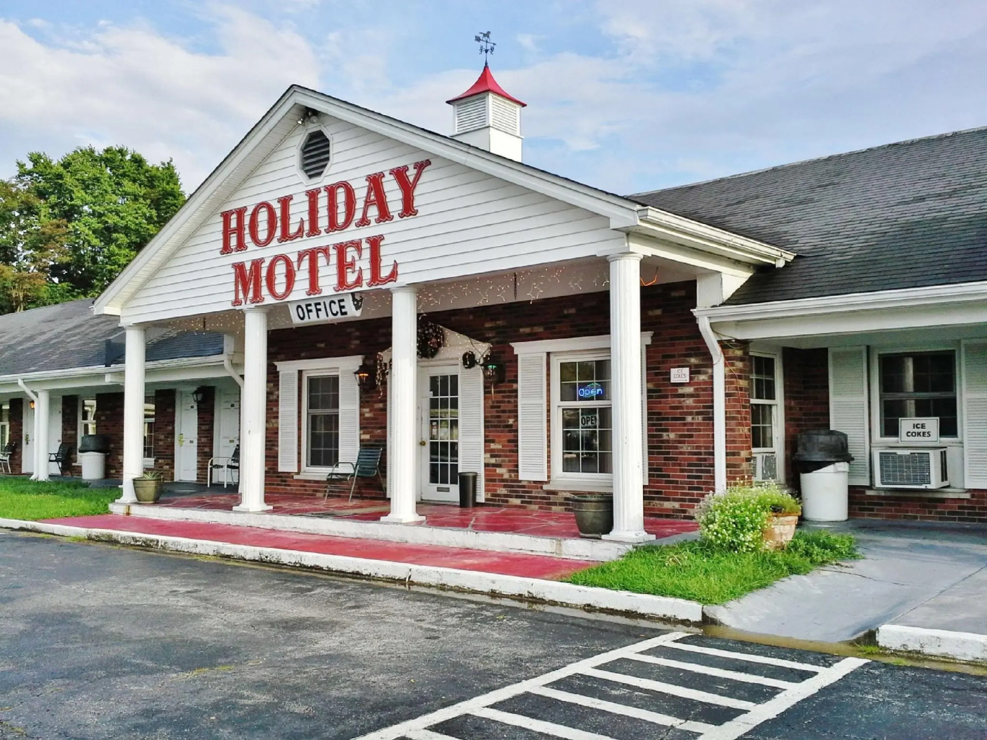 Holiday Motel