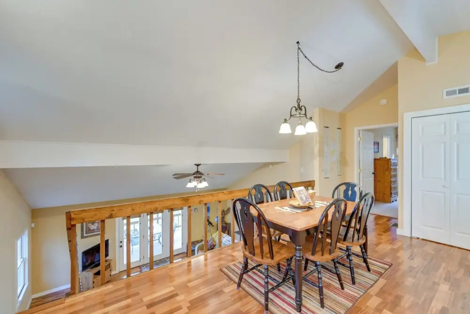 Franklin Cabin: Deck With Smoky Mountain Views!