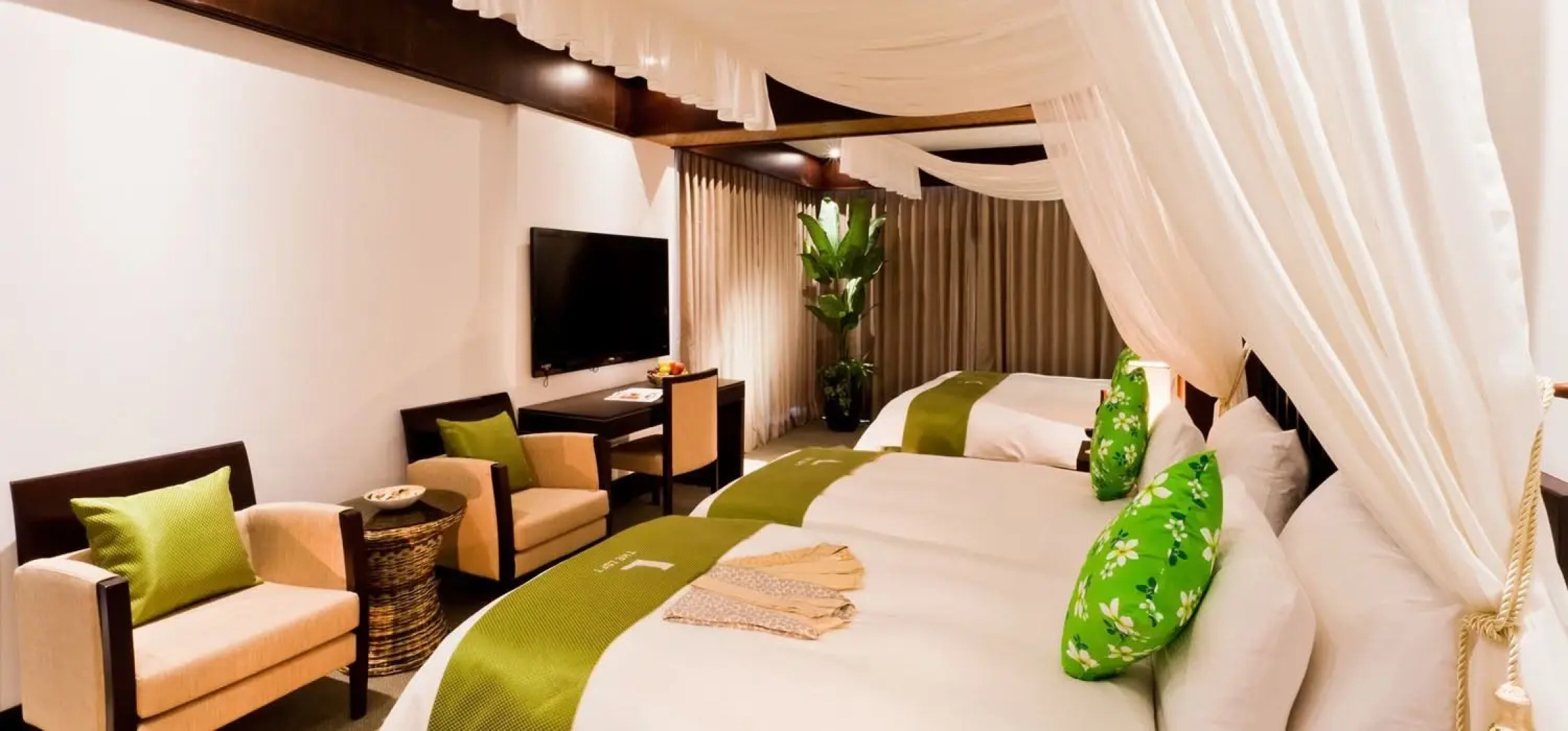 The Loft Seaside Suites