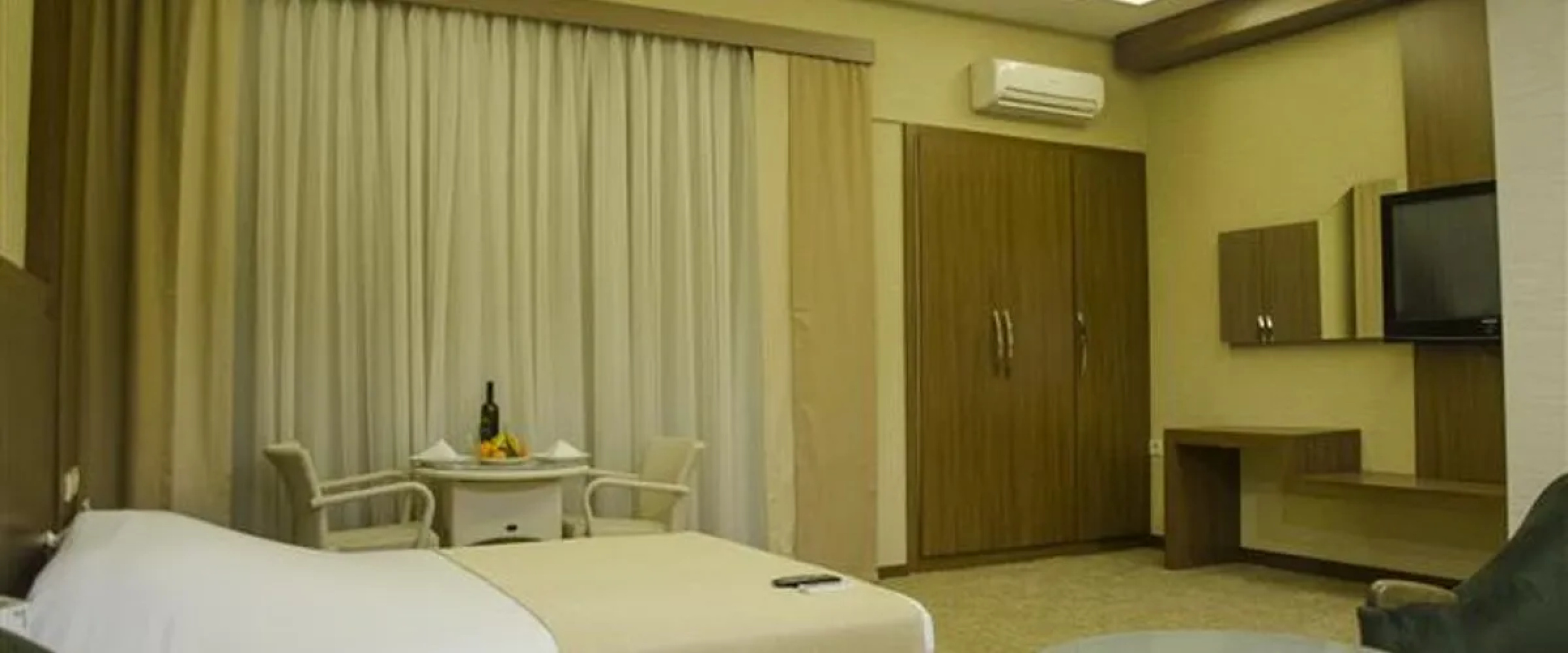 Tilmen Hotel