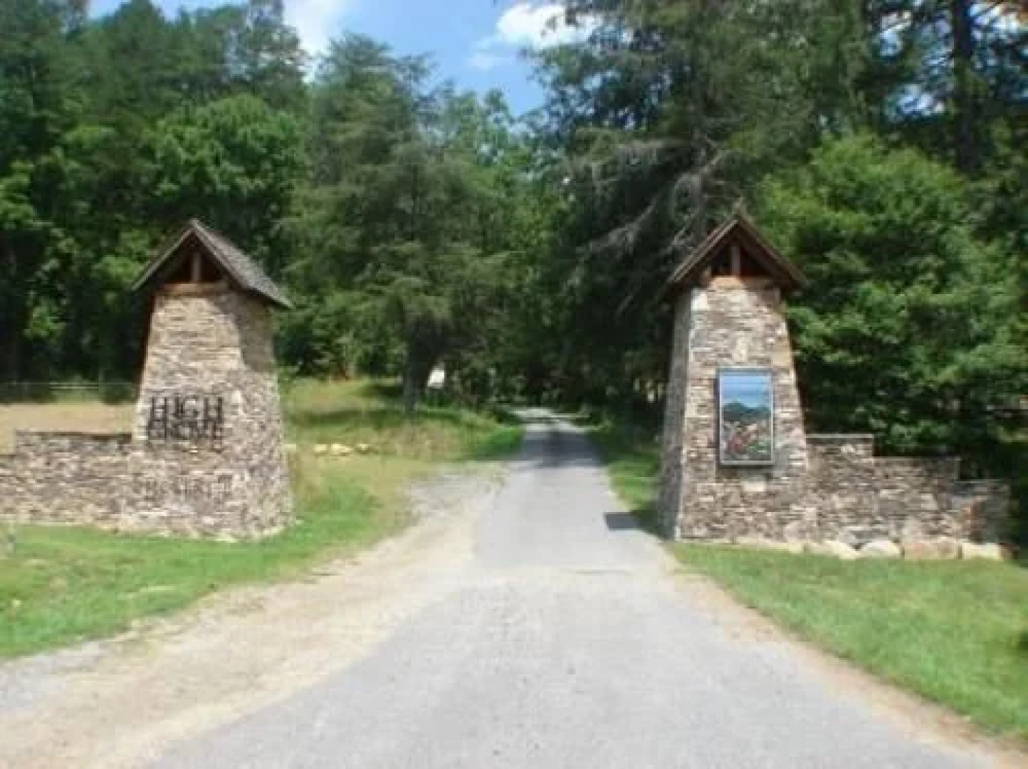 Tuckasiegee River Mountain Lodge