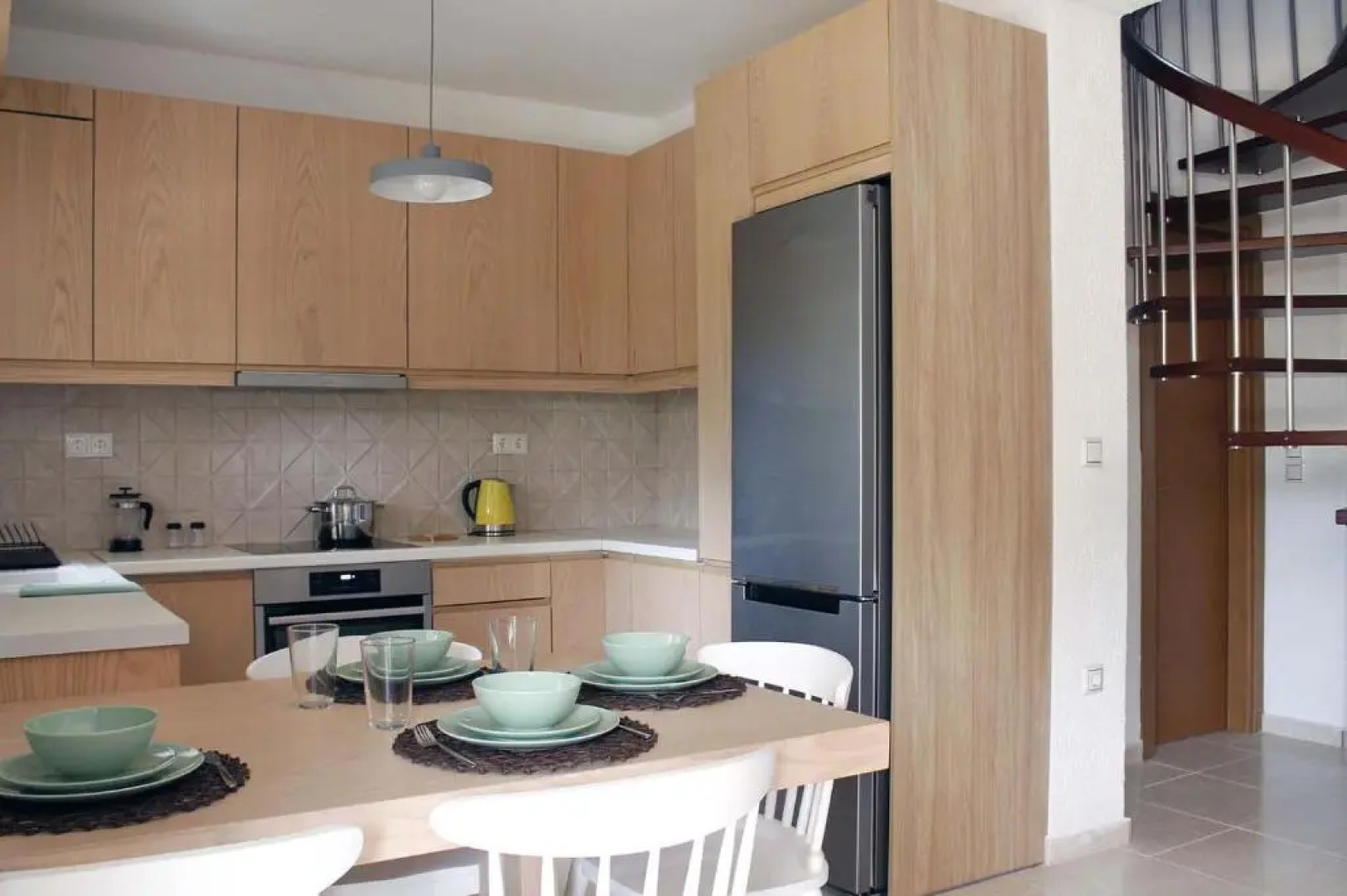 4 bedroom villa with pool and garden