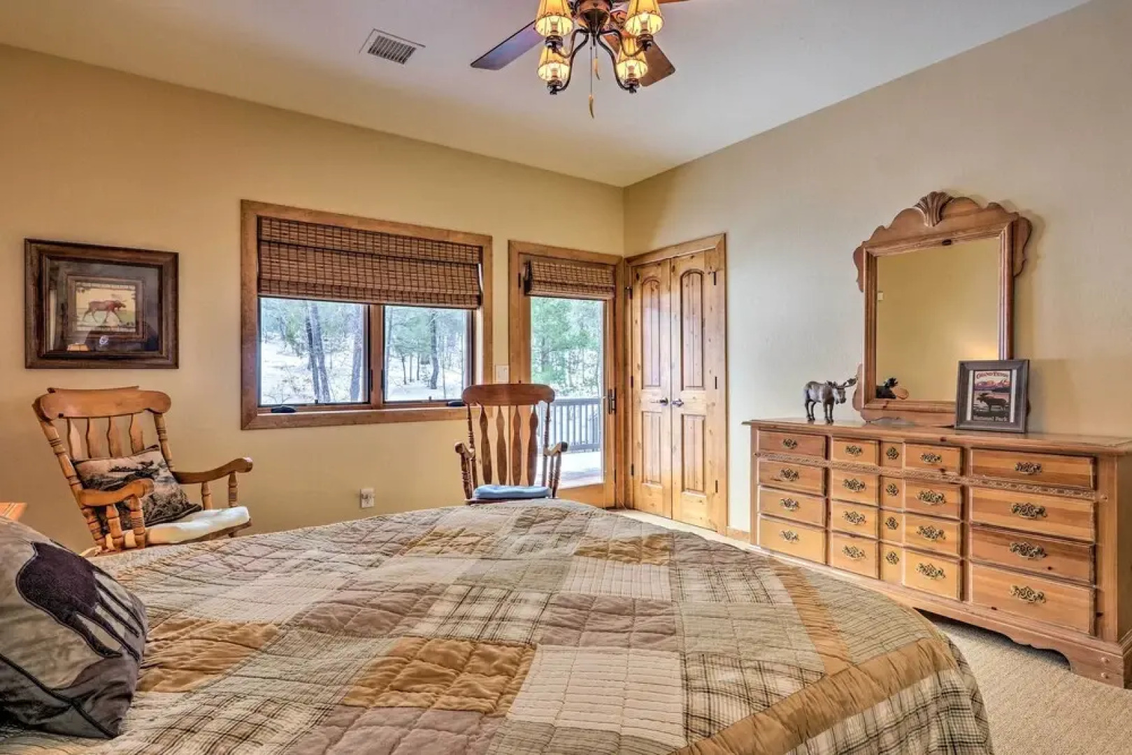 Furnished Deck + Fire Pit: Show Low Hideaway!