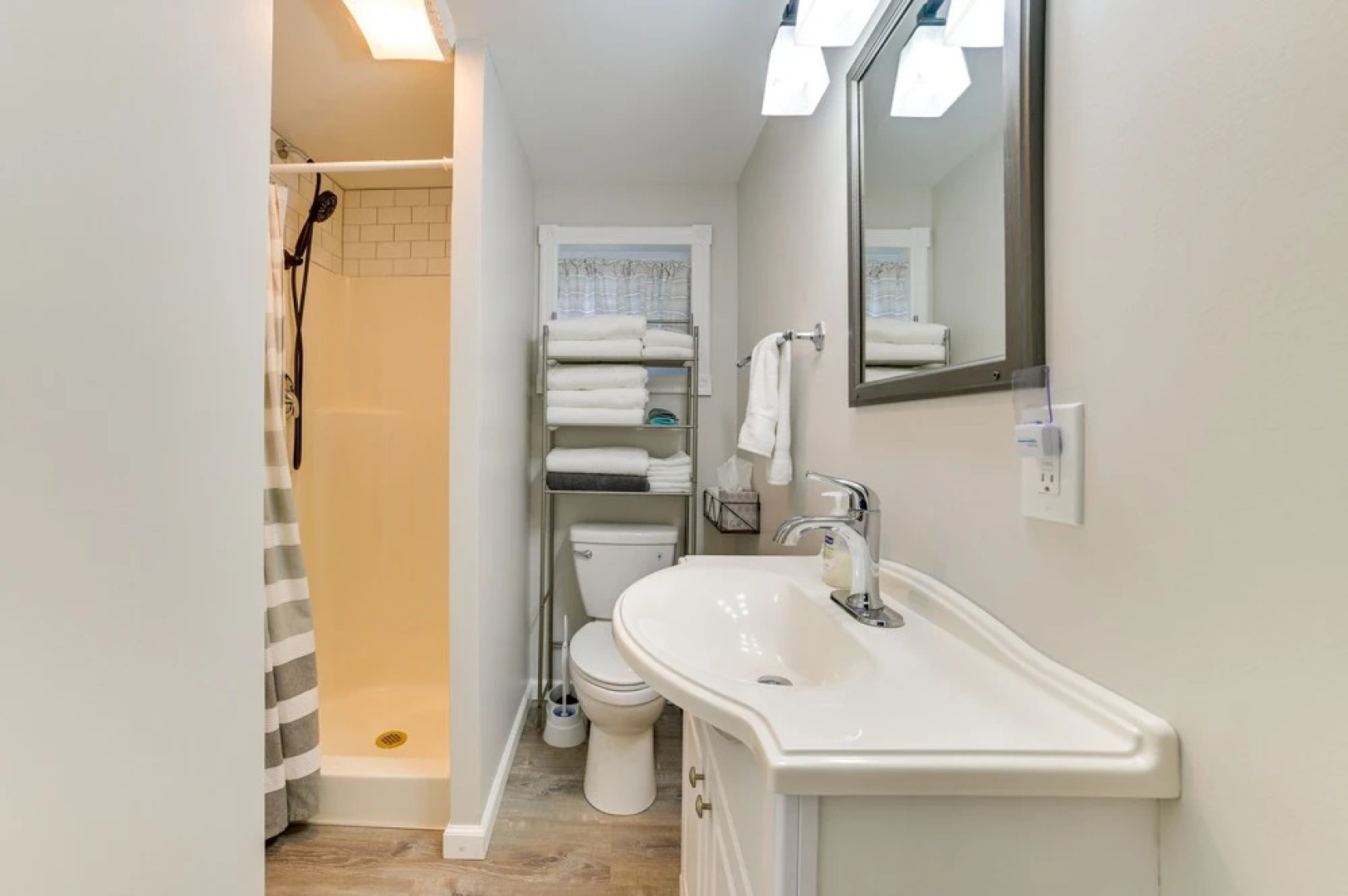 Houghton Lake Family Cottage w/ Game Room!