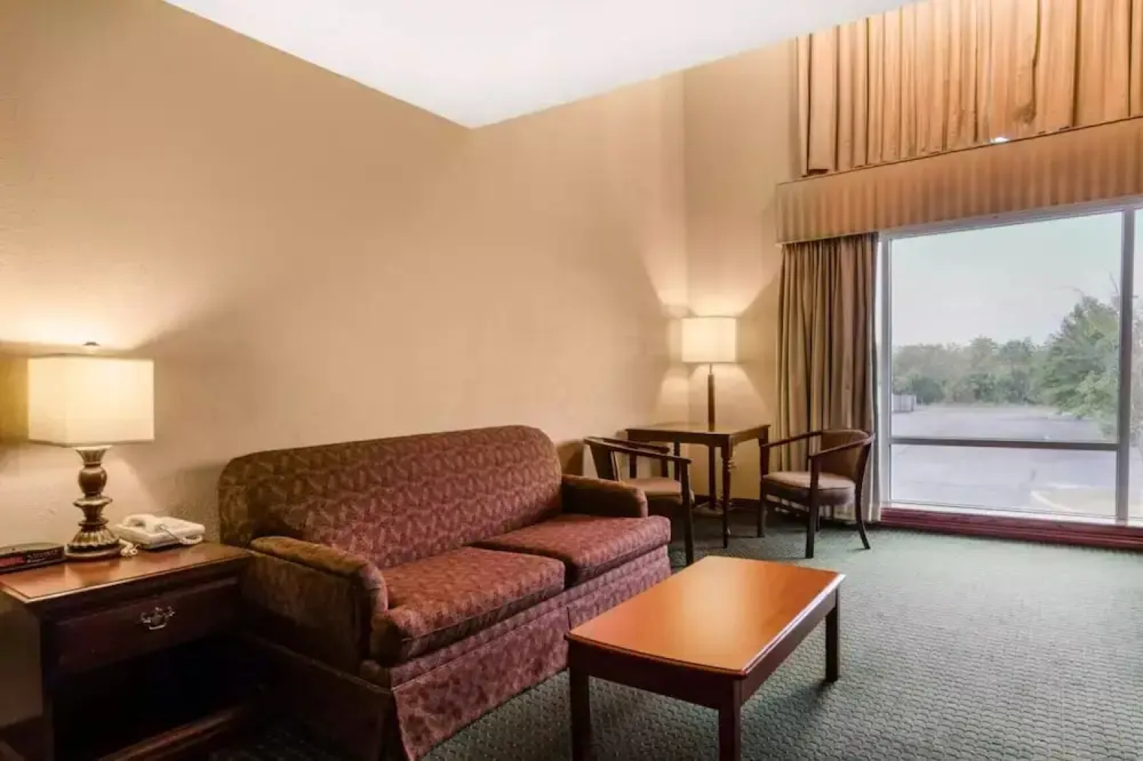 Precious Hotel