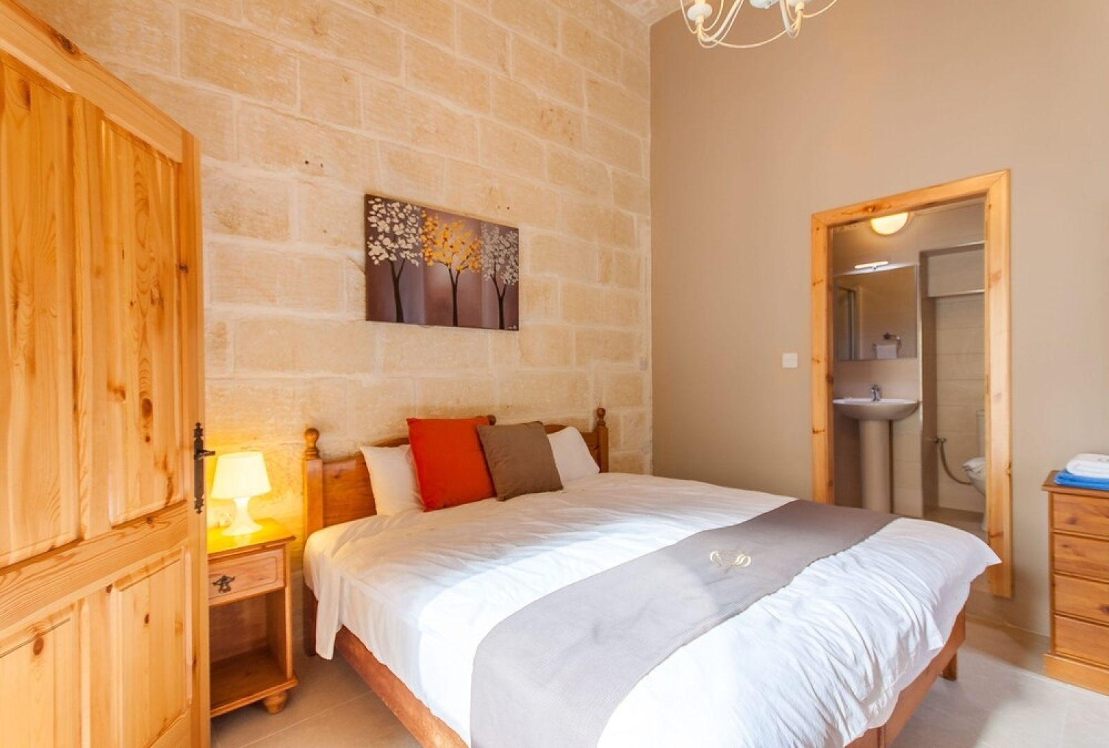 Naduri, Beautiful Gozitan Villa + Pool
