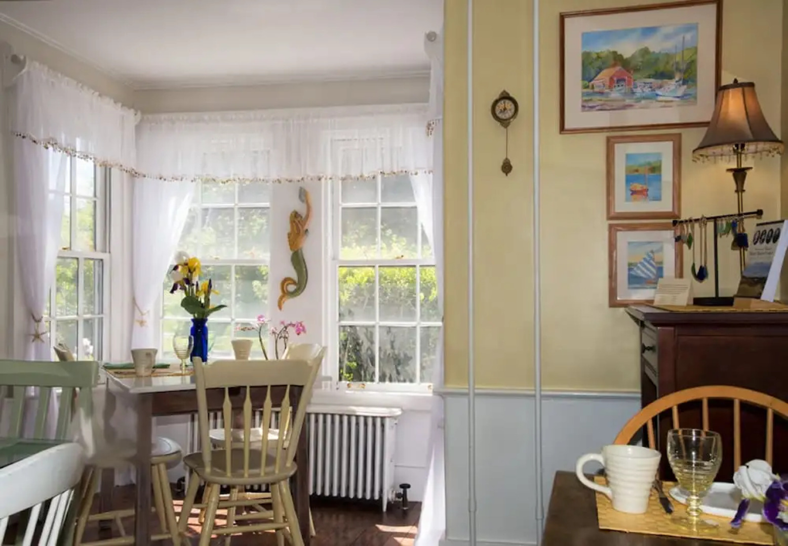 Honeysuckle Hill Inn