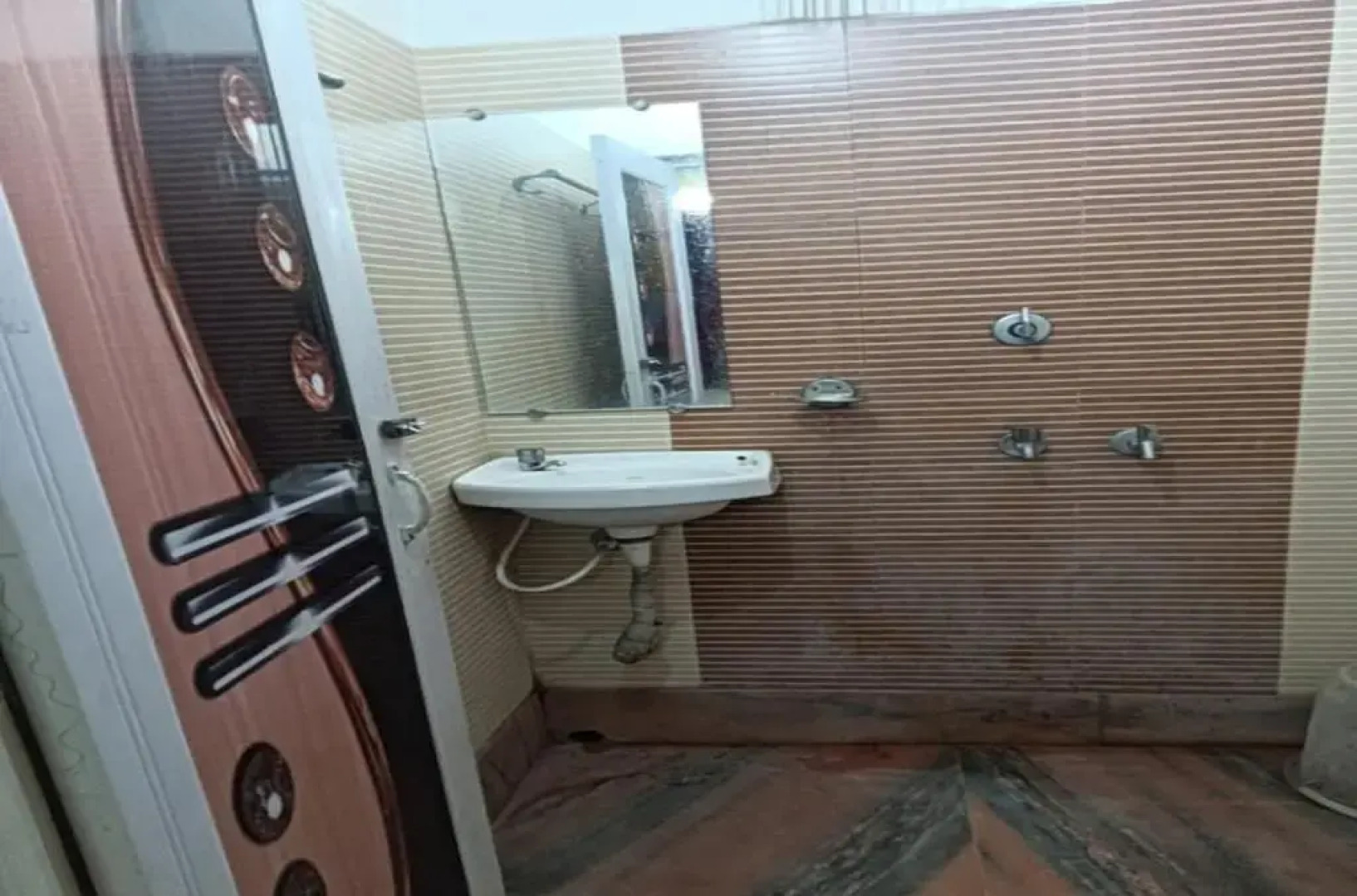 Trinayani Stay - 3 min Walk to Temple