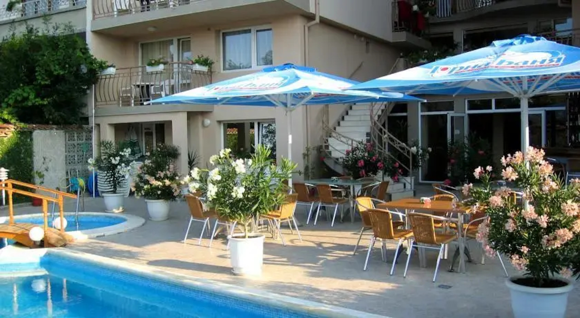 Nassi Hotel