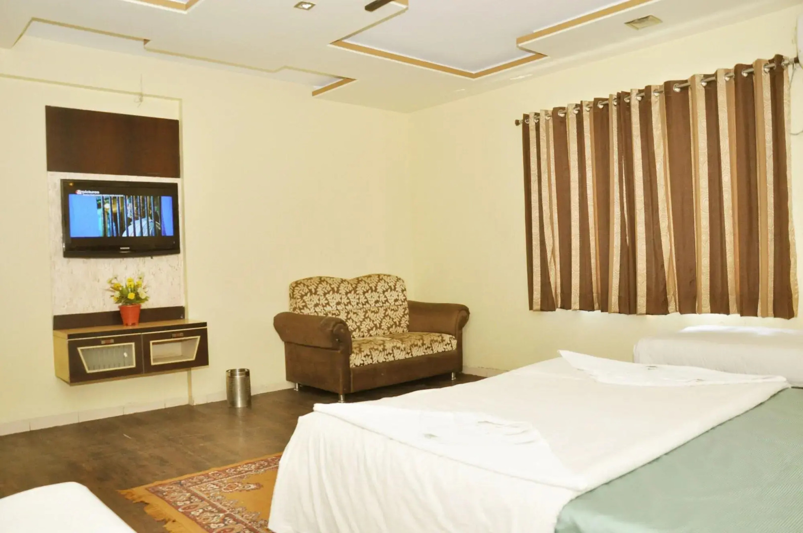 Hotel Sai Suraj Palace